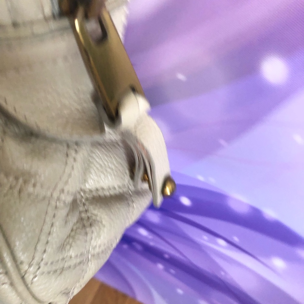 Marc Jacobs Gold and Cream Leather Clasp - Picture 10 of 15